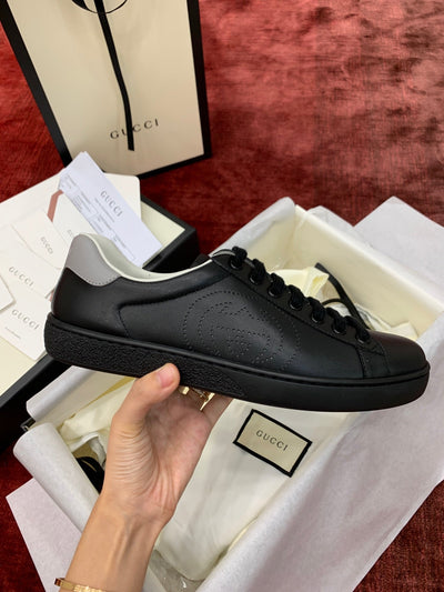 Sneakers & Shoes