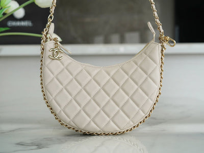 CHA 23p Hobo Bag