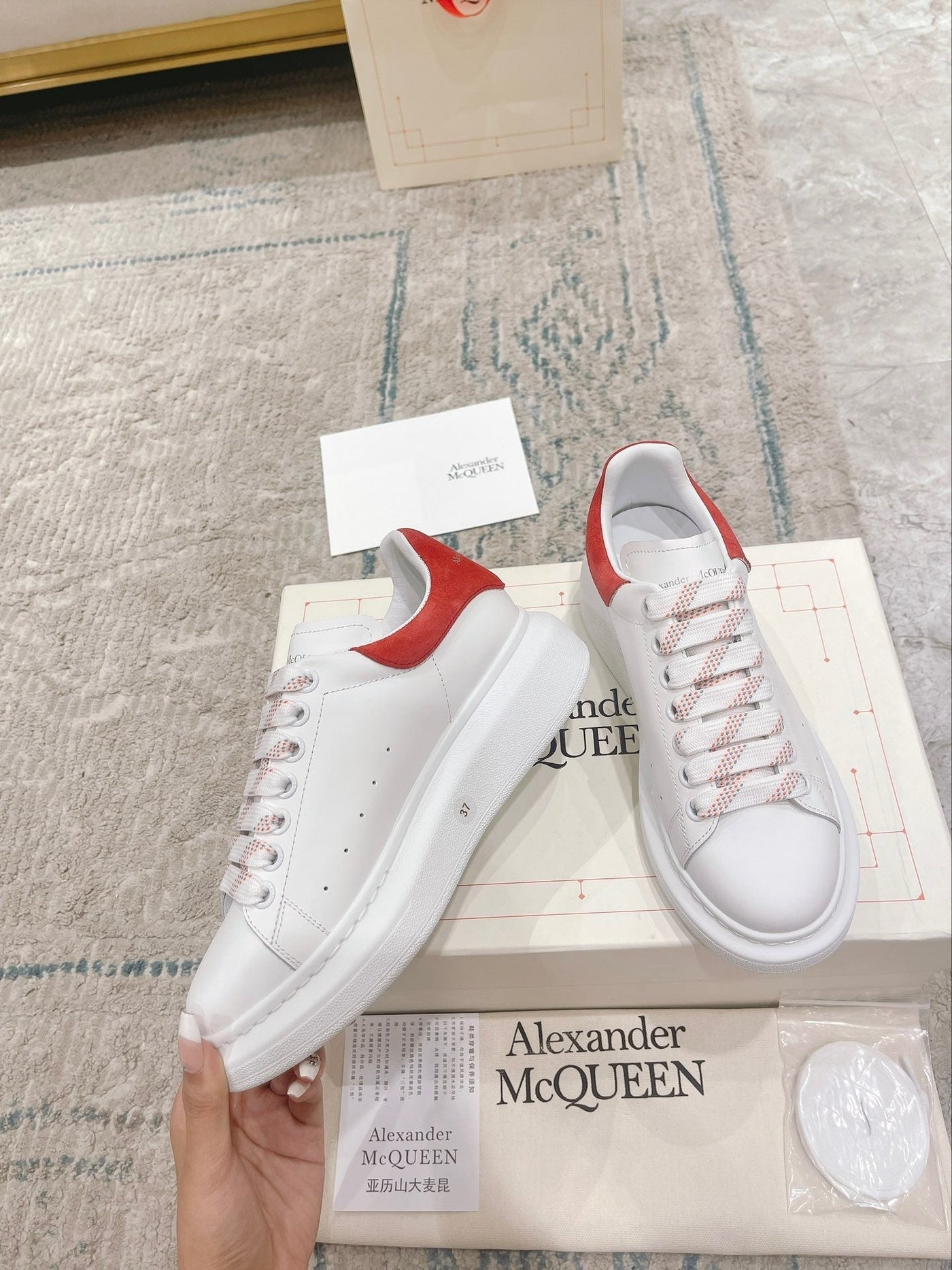 Sneakers & Shoes