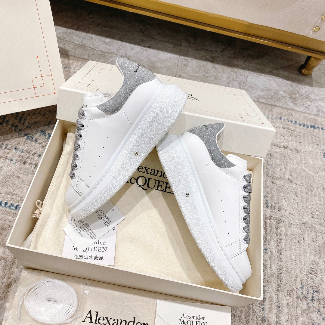 Sneakers & Shoes