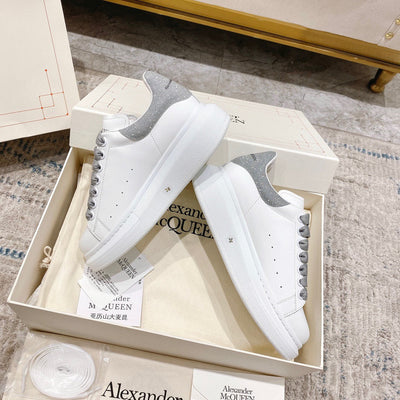 Sneakers & Shoes