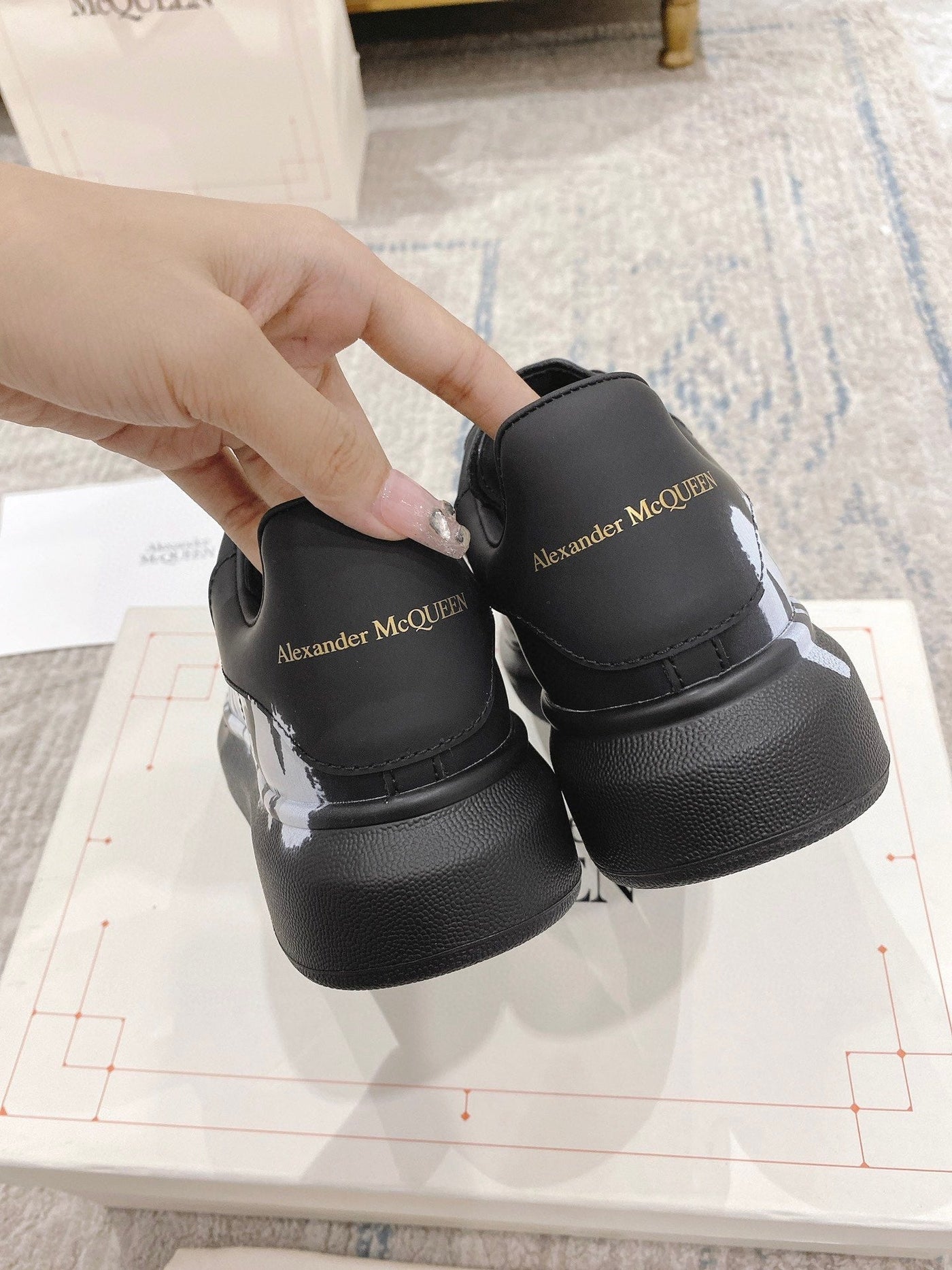 Sneakers & Shoes