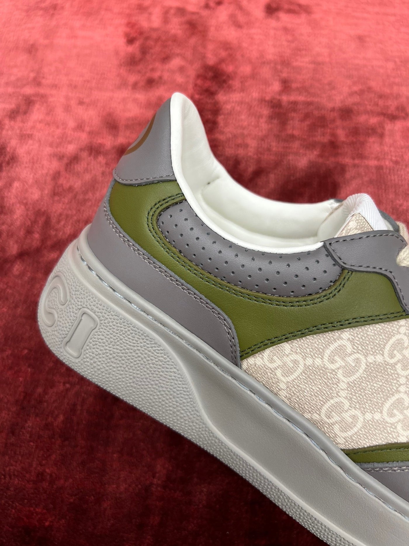 Sneakers & Shoes