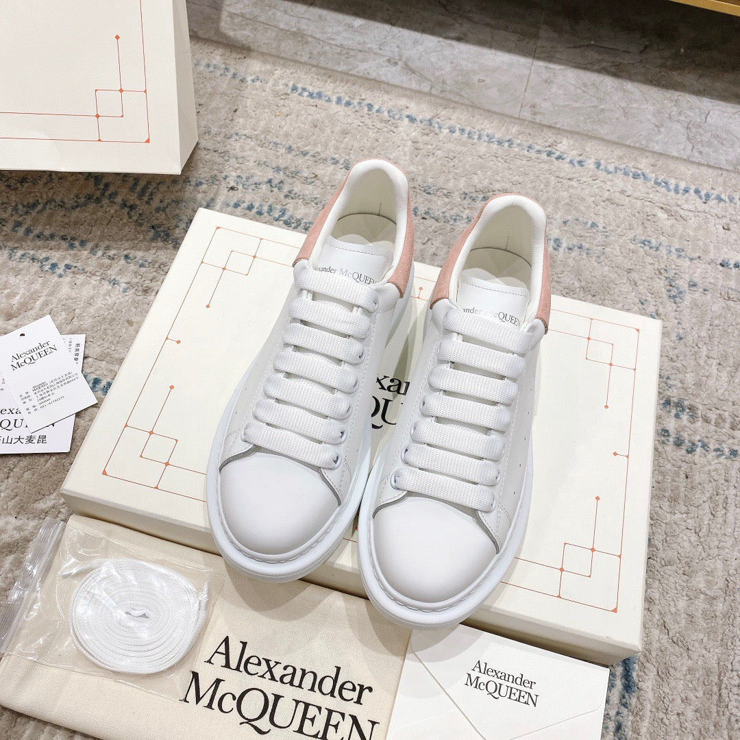 Sneakers & Shoes