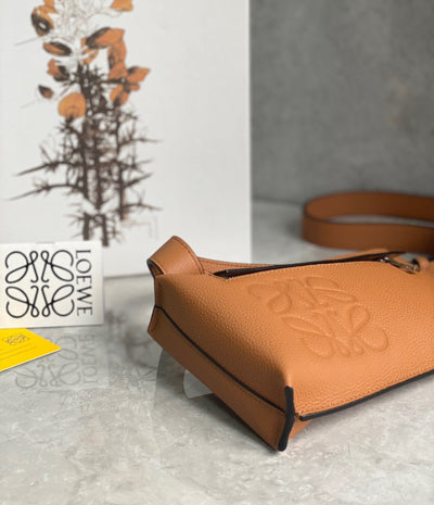 LO Sling Bag