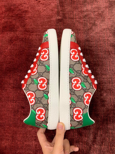 Sneakers & Shoes