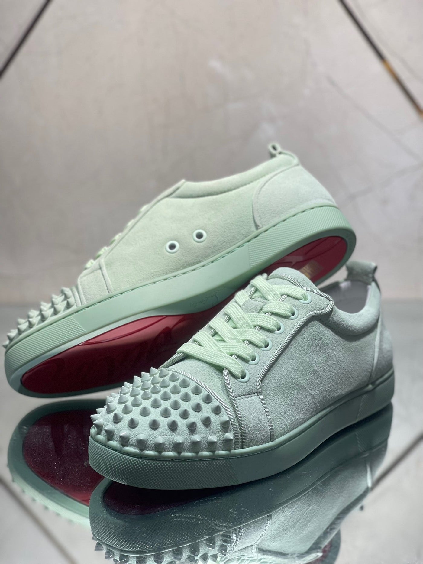 Sneakers & Shoes