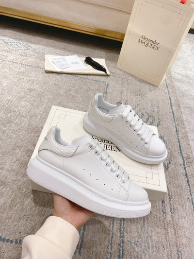 Sneakers & Shoes