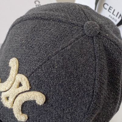 Caps
