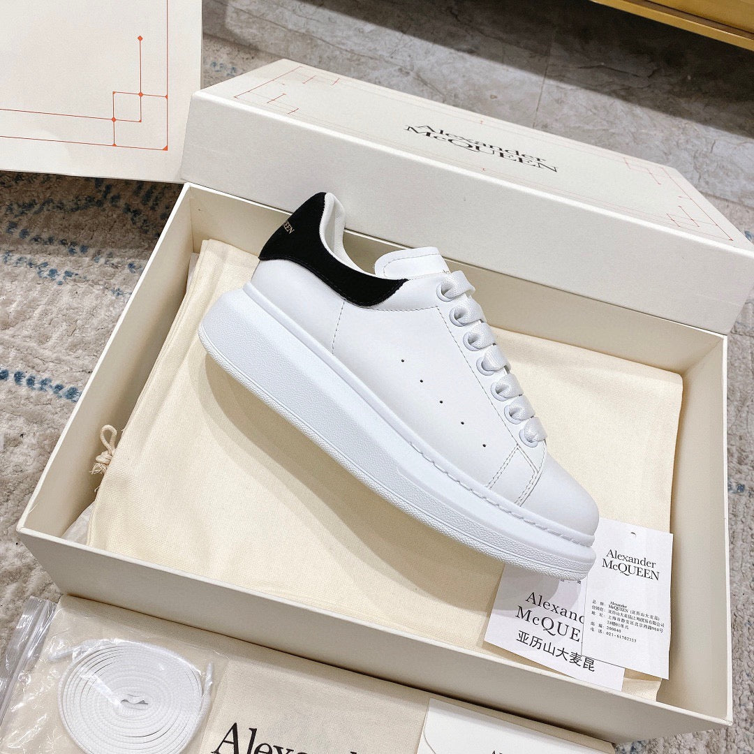 Sneakers & Shoes