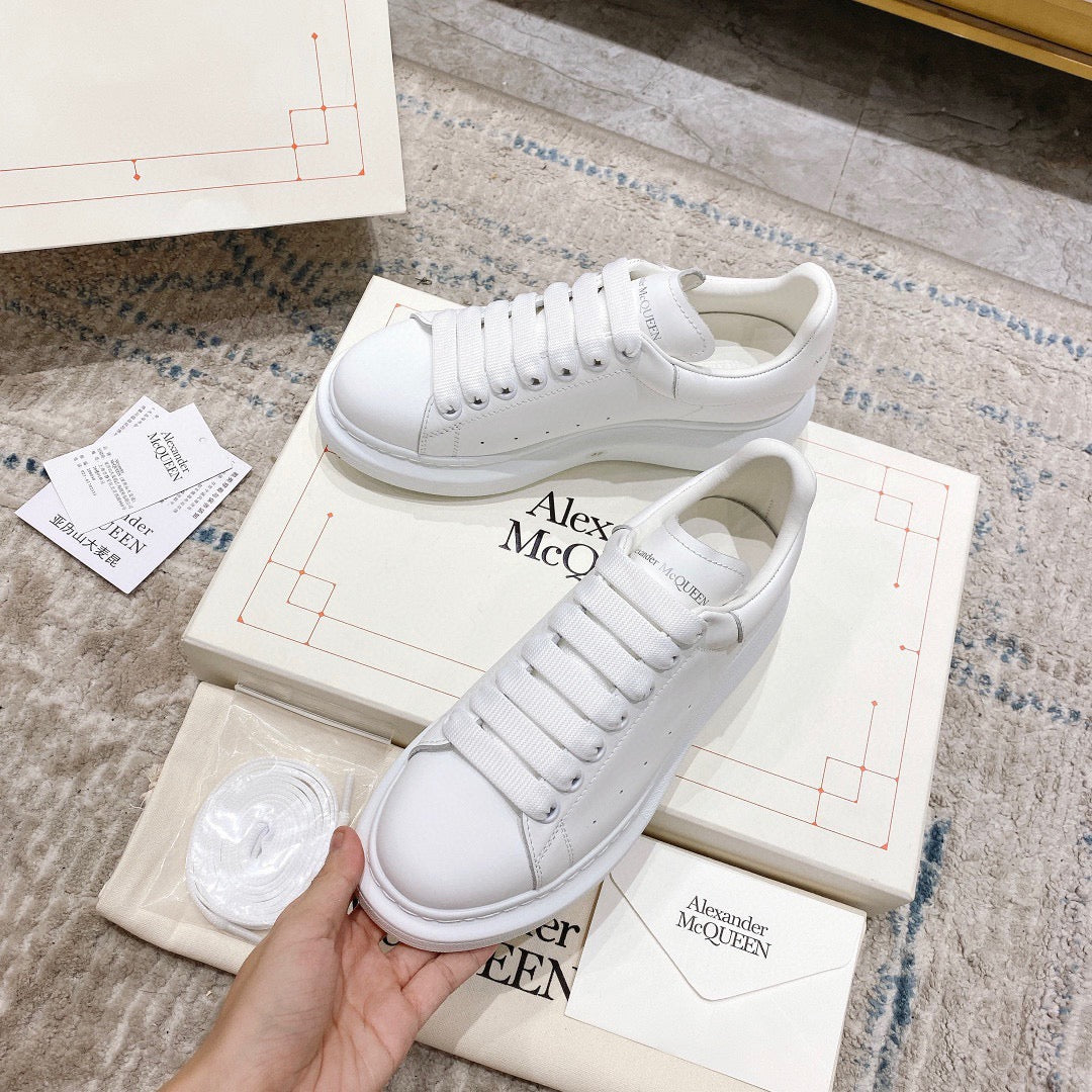 Sneakers & Shoes