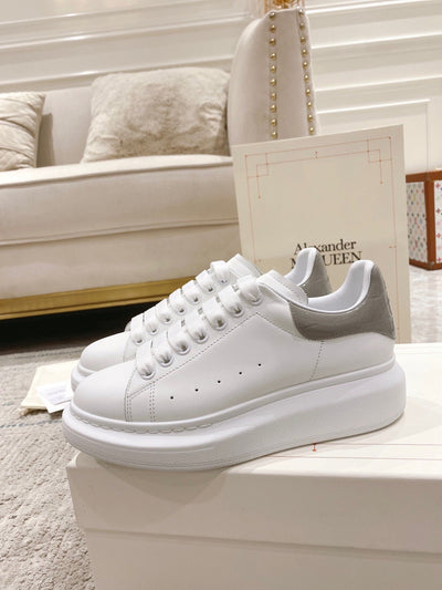 Sneakers & Shoes