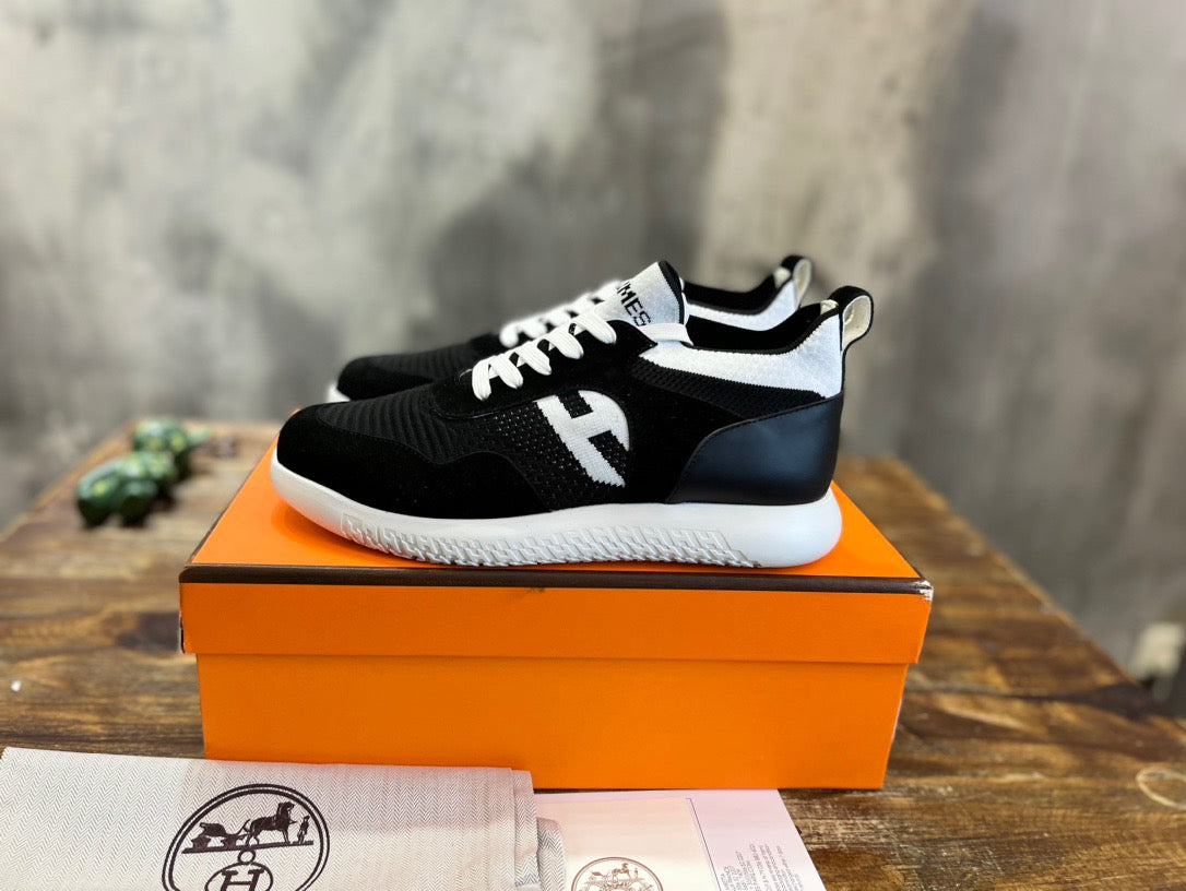 HERM Sneakers