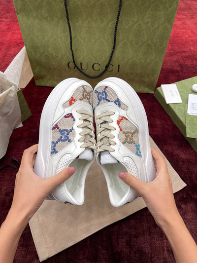 Sneakers & Shoes