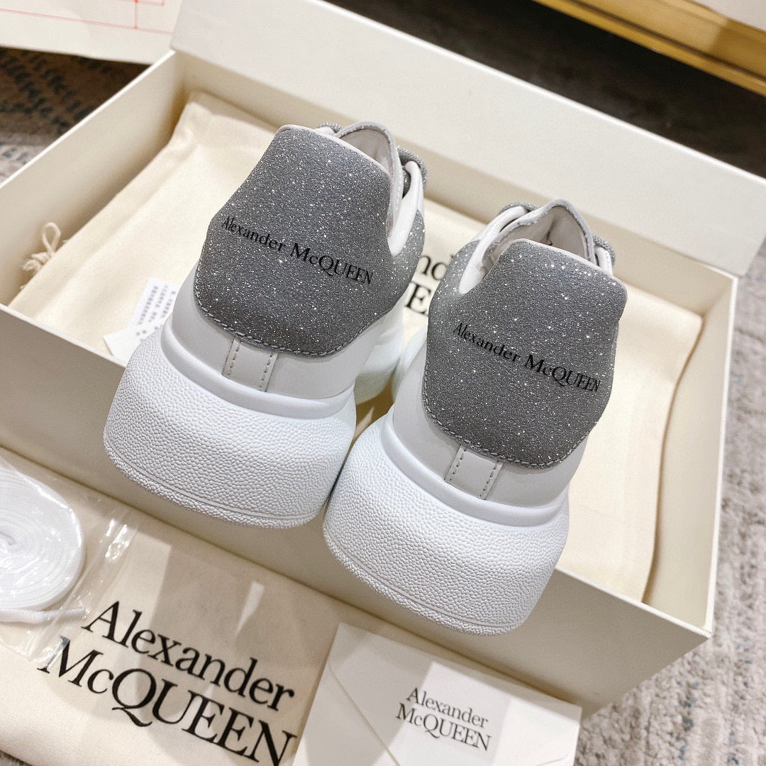 Sneakers & Shoes
