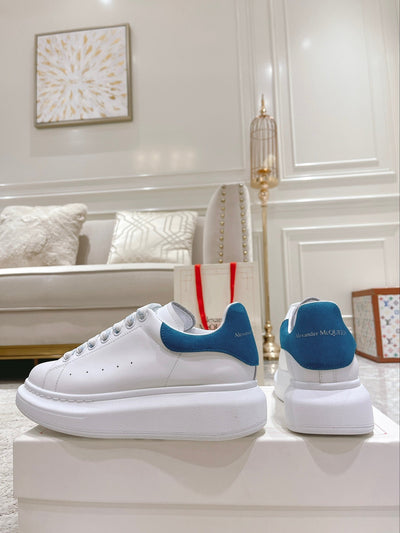 Sneakers & Shoes