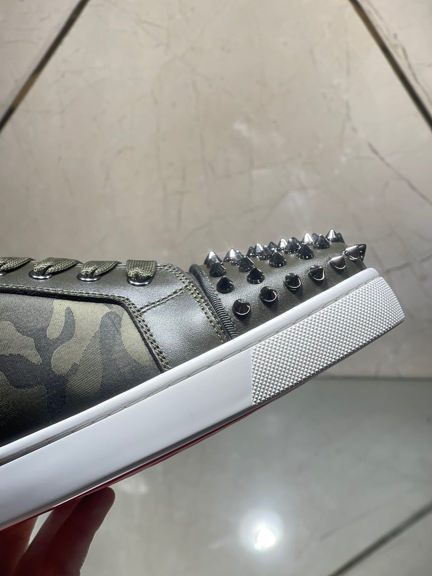 Sneakers & Shoes
