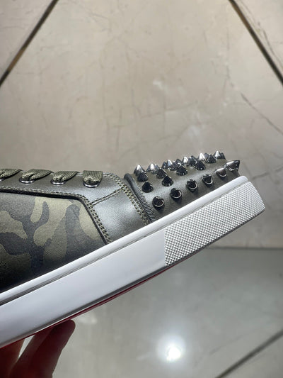 Sneakers & Shoes