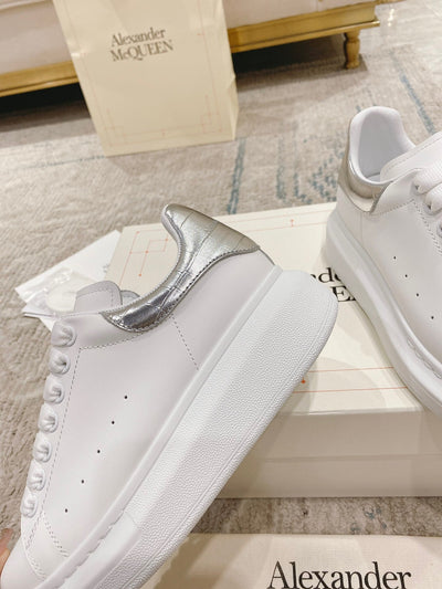 Sneakers & Shoes