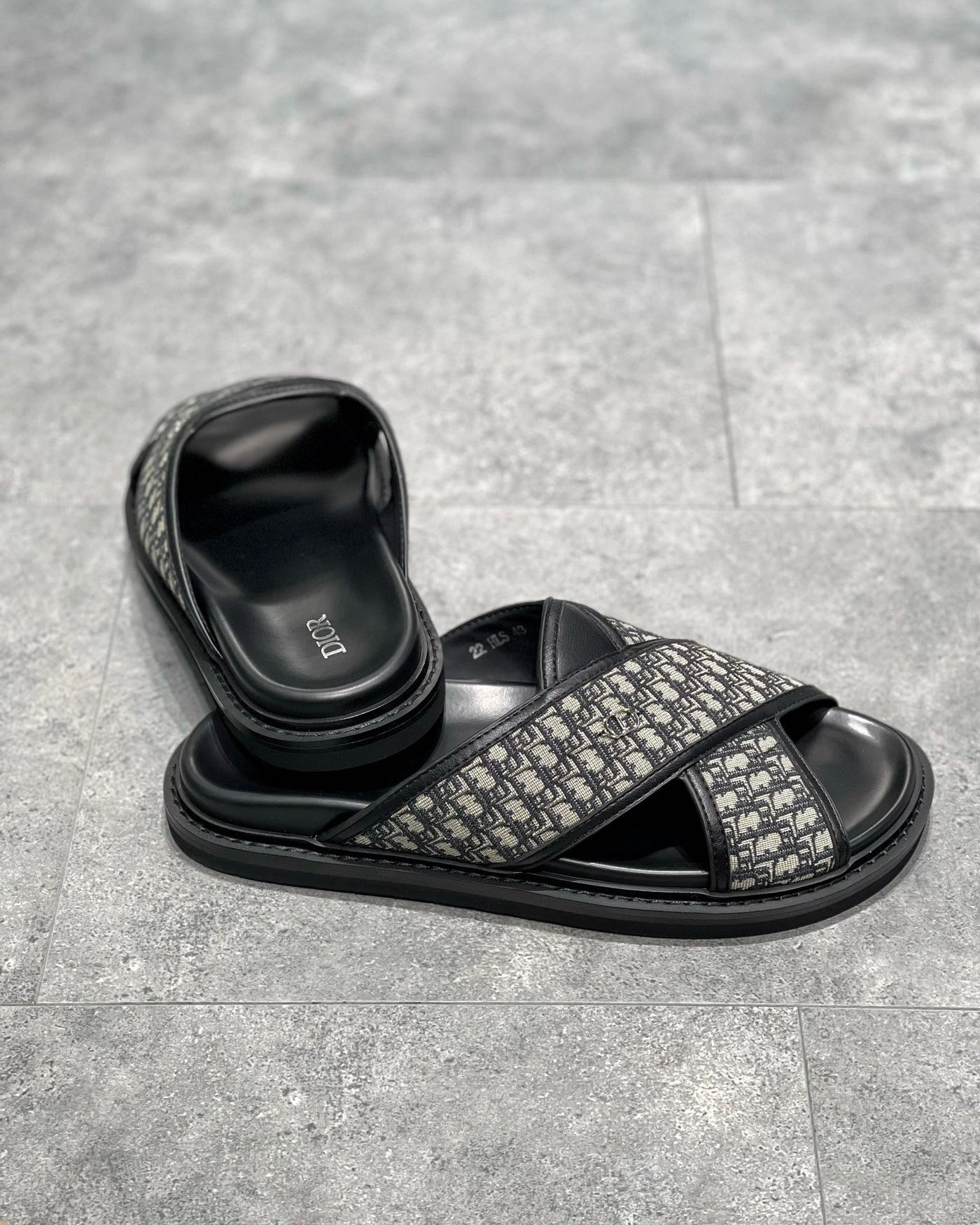 DIO Sandal