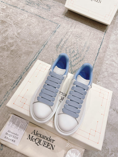 Sneakers & Shoes