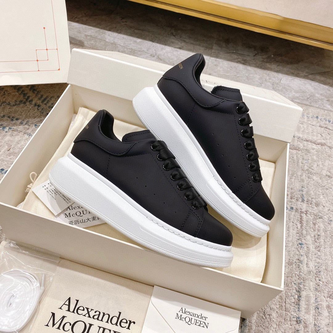 Sneakers & Shoes