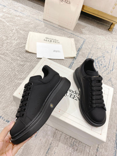 Sneakers & Shoes