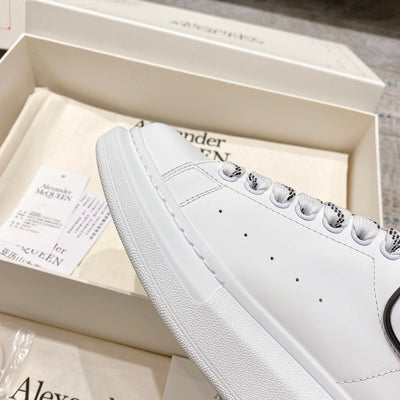Sneakers & Shoes