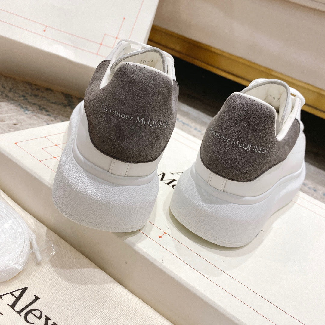 Sneakers & Shoes