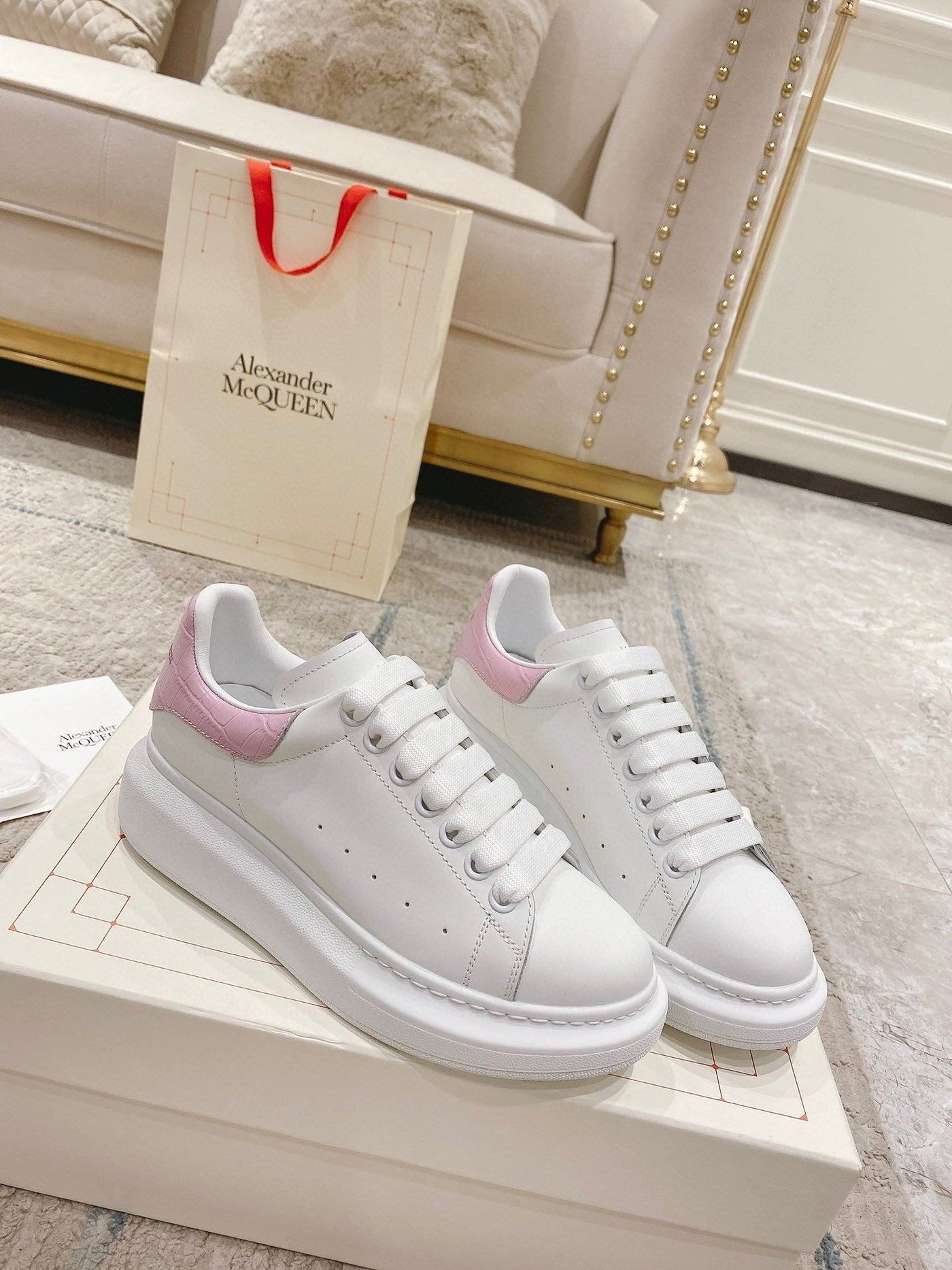 Sneakers & Shoes