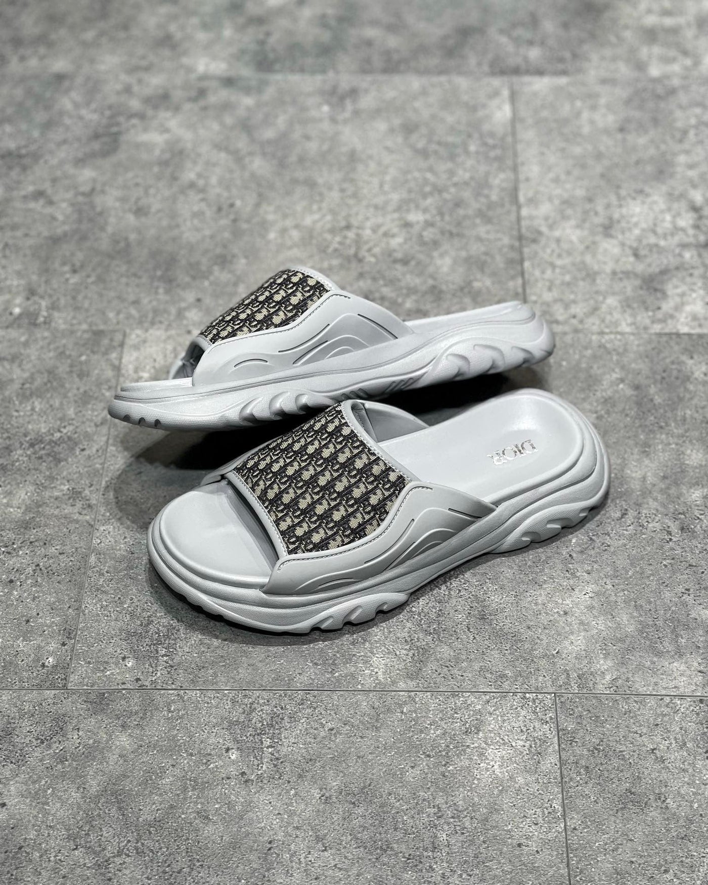 DIO Sandal