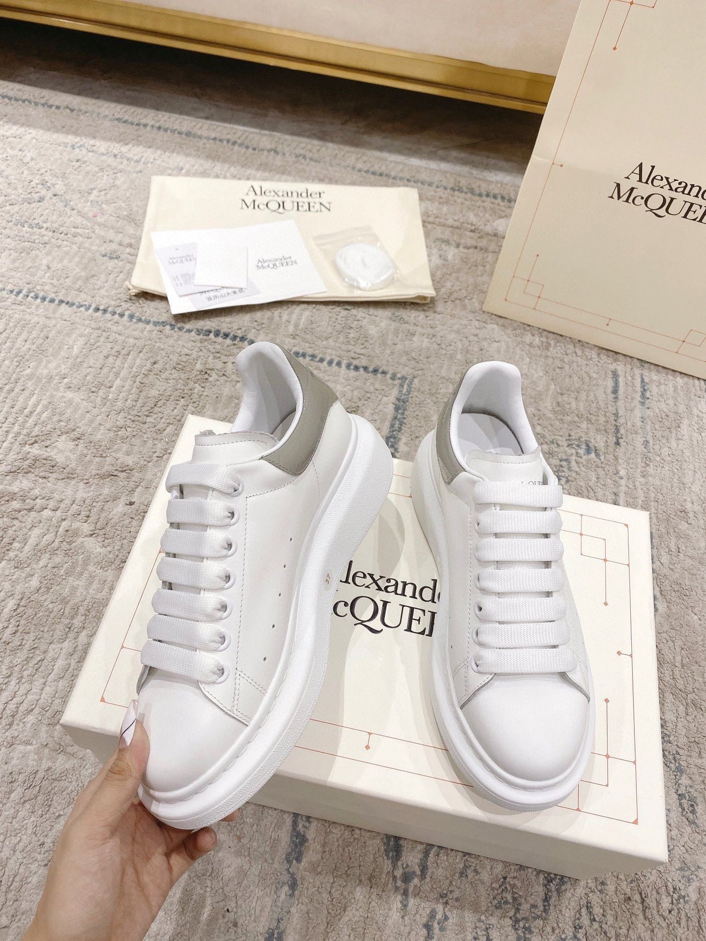 Sneakers & Shoes