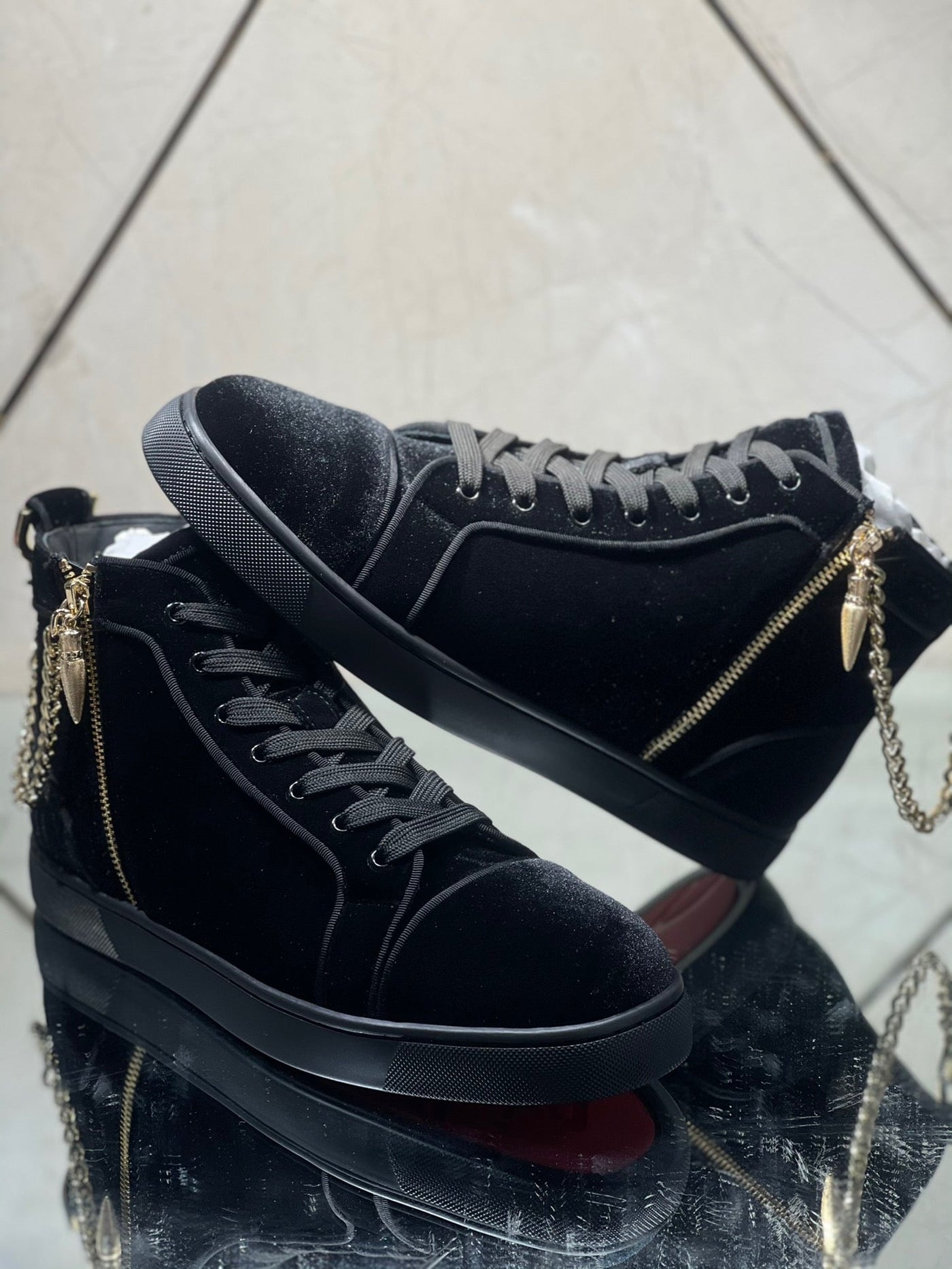 Sneakers & Shoes