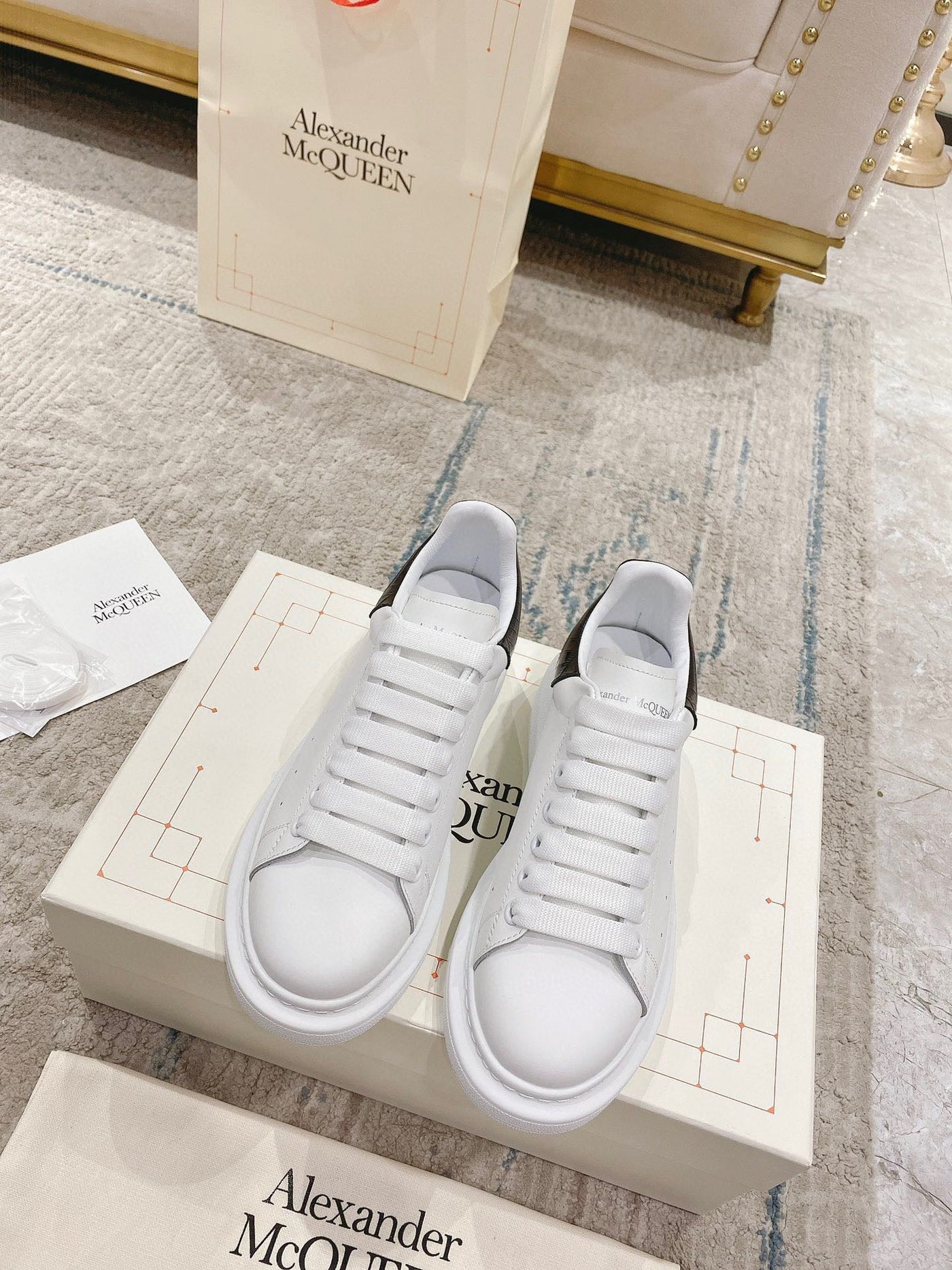 Sneakers & Shoes