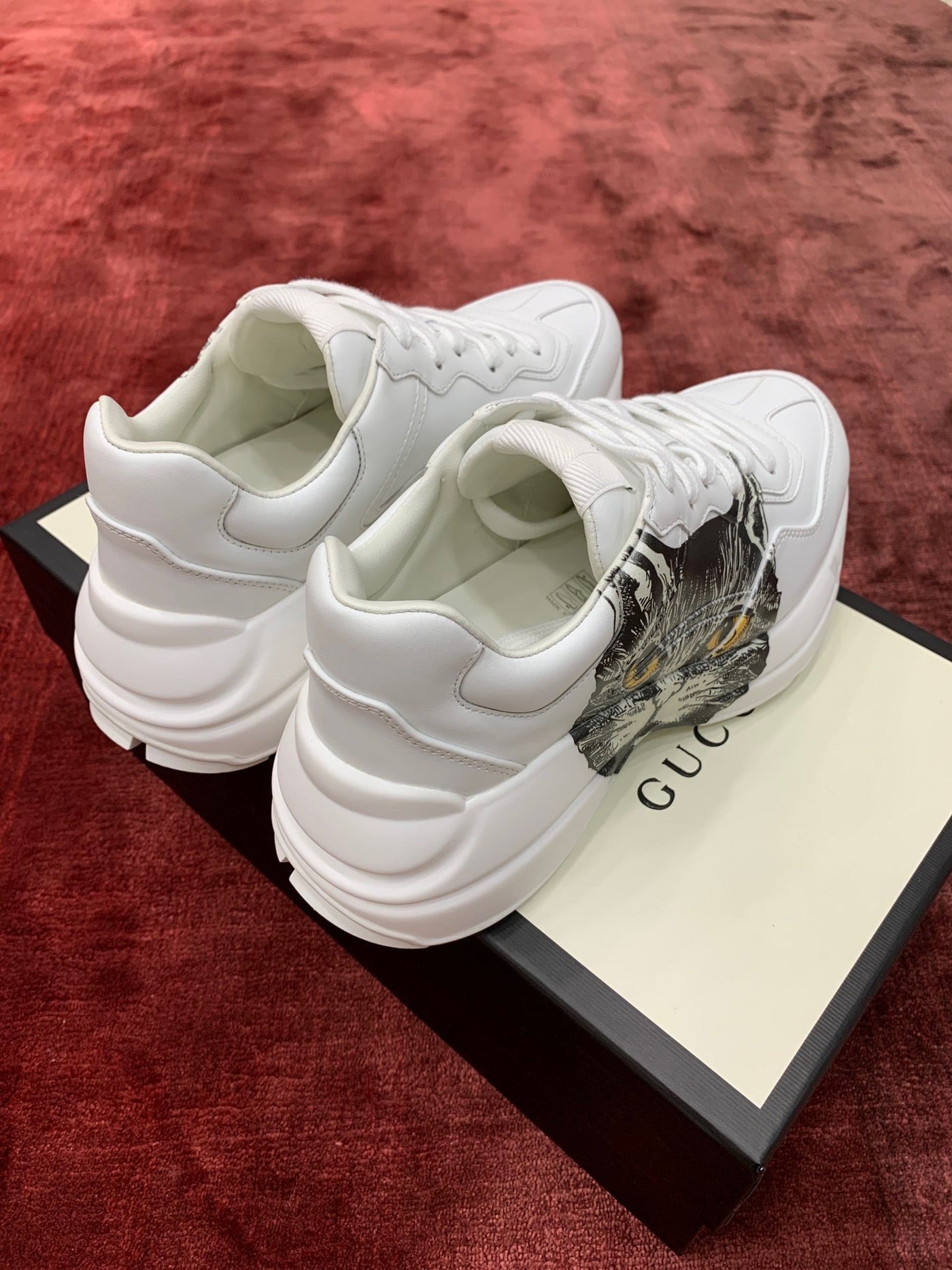 Sneakers & Shoes