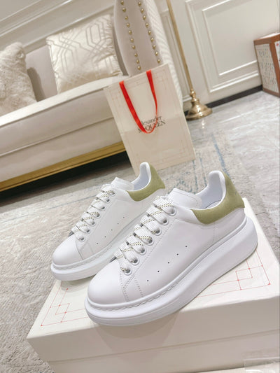 Sneakers & Shoes