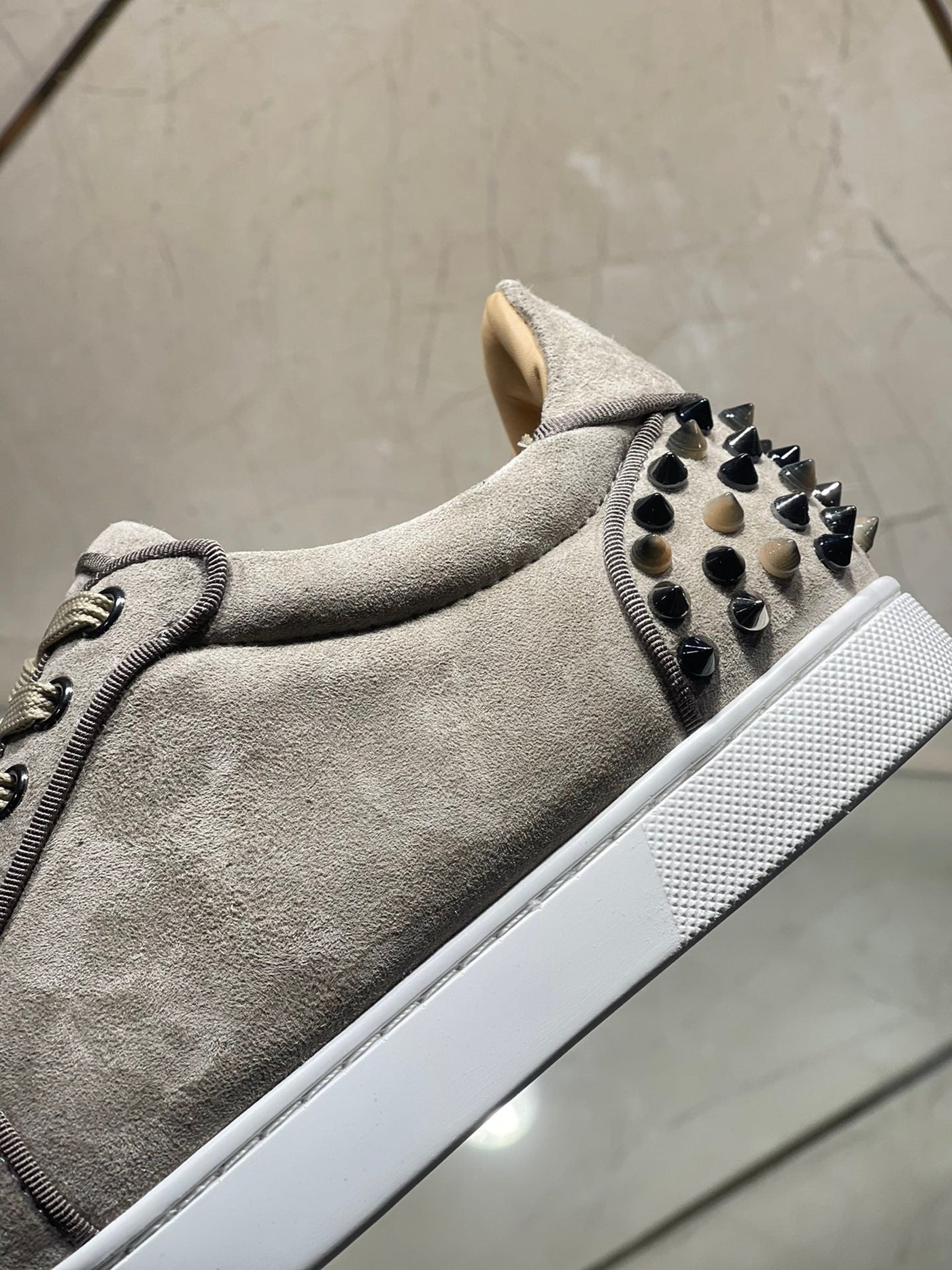 Sneakers & Shoes