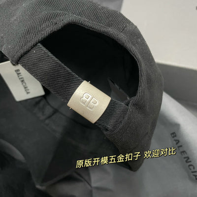 Caps