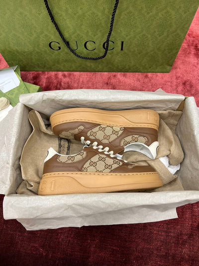 Sneakers & Shoes