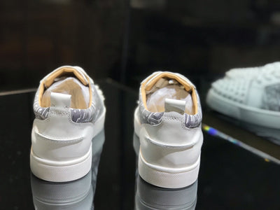Sneakers & Shoes
