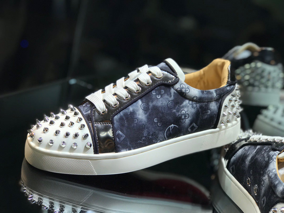 Sneakers & Shoes