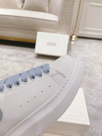 Sneakers & Shoes