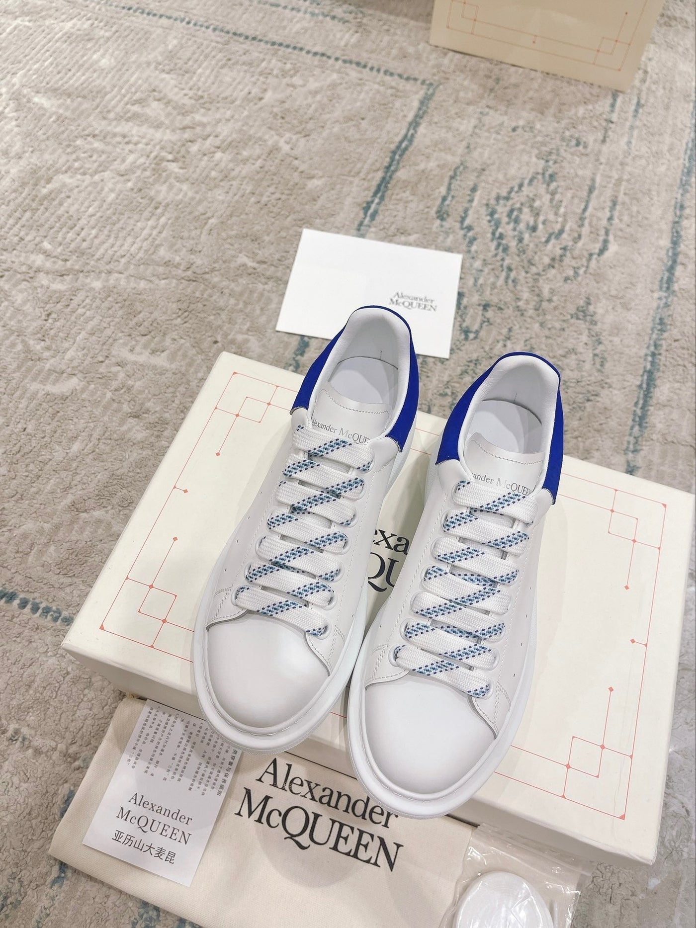 Sneakers & Shoes