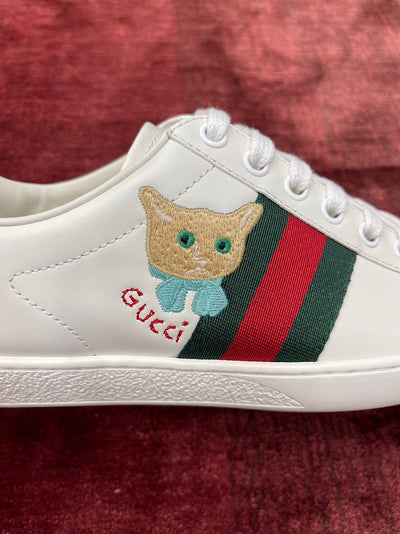 Sneakers & Shoes
