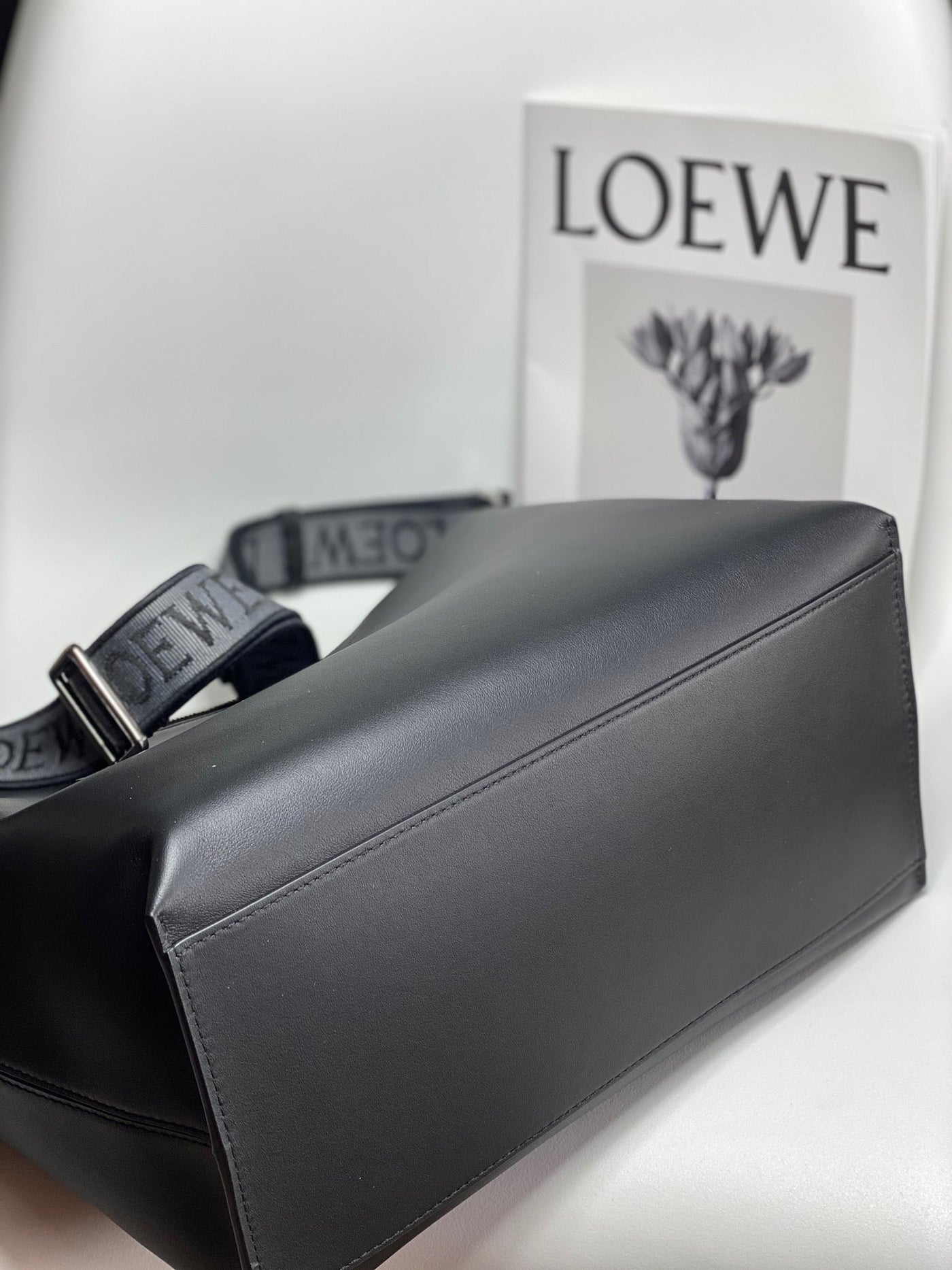 LO Messenger Bag