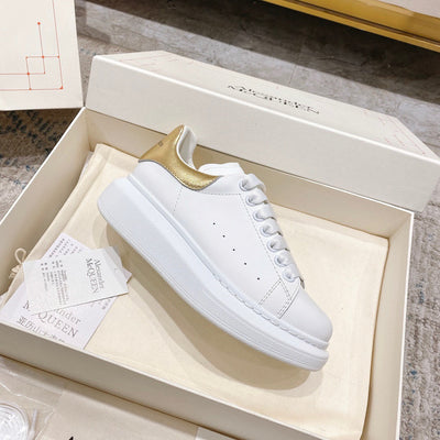 Sneakers & Shoes