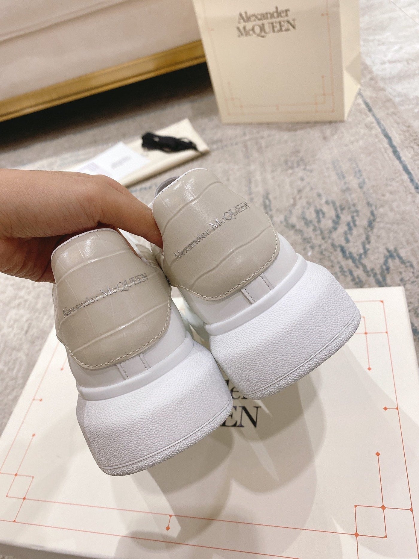 Sneakers & Shoes