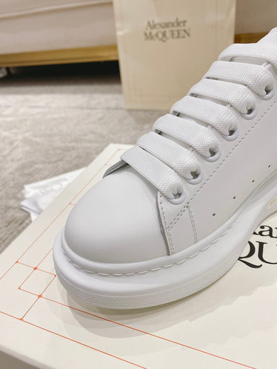 Sneakers & Shoes