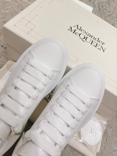 Sneakers & Shoes