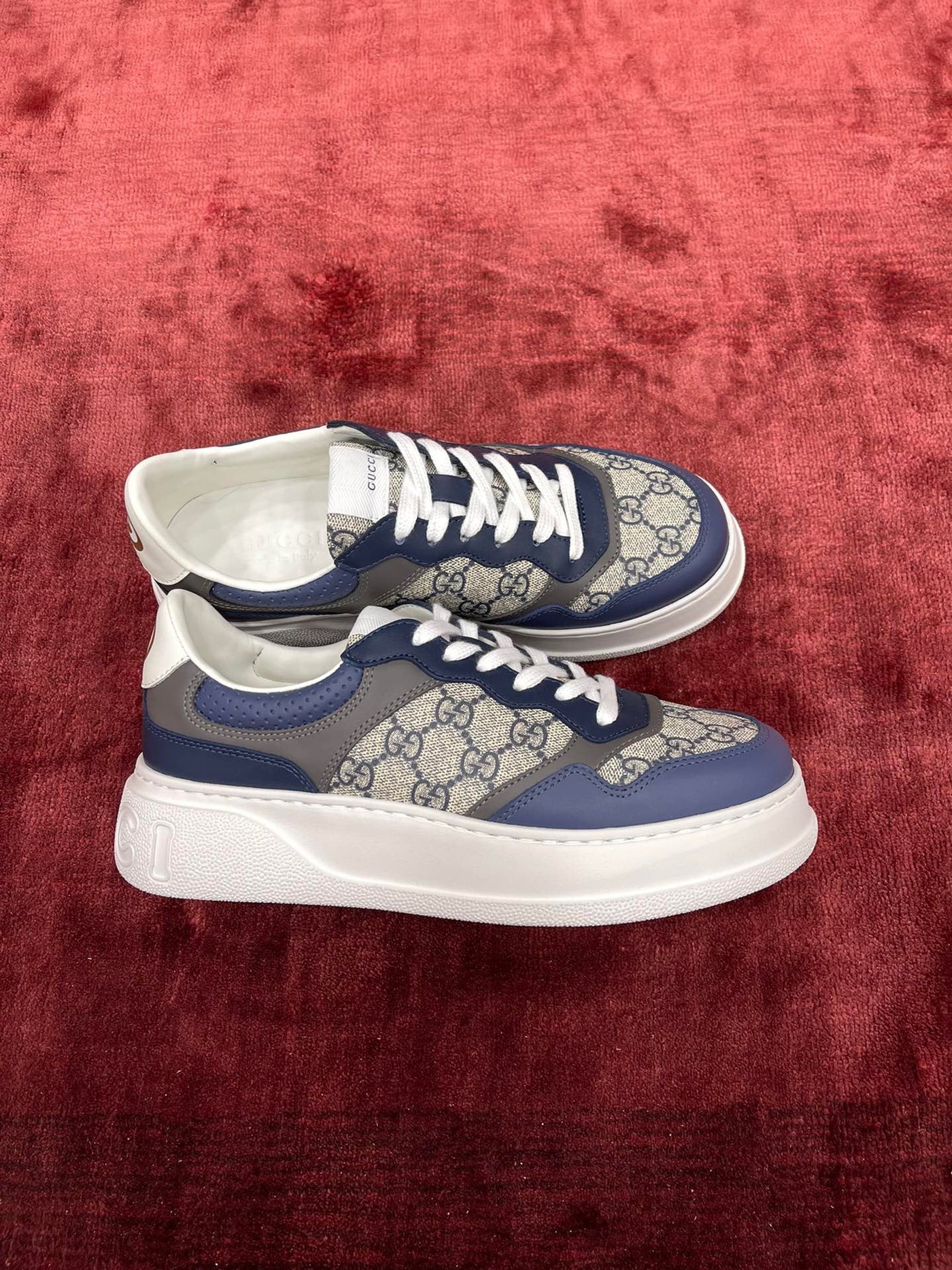 Sneakers & Shoes